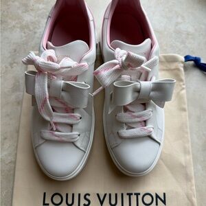 Louis Vuitton White and Pink Bow Sneakers